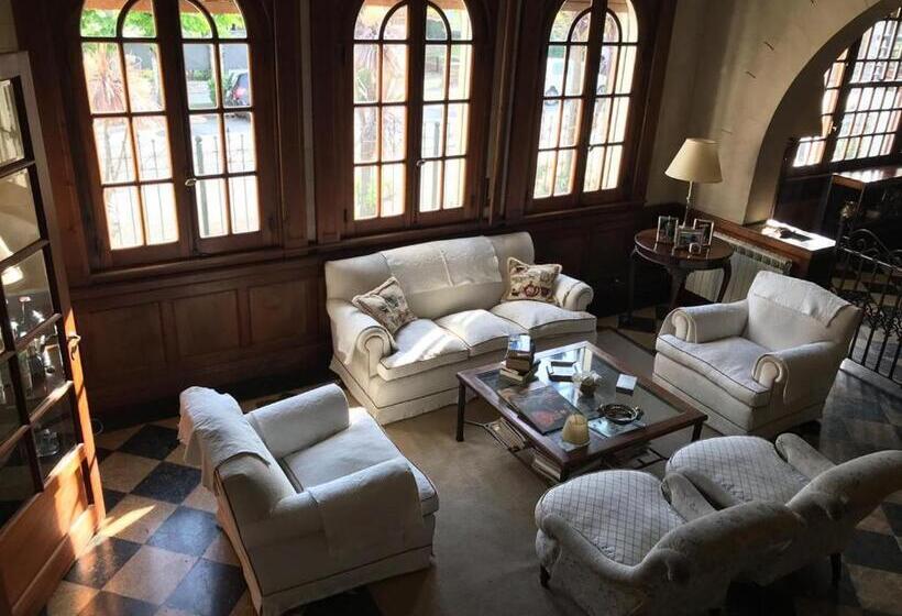 住宿加早餐  Villa Black Bnb