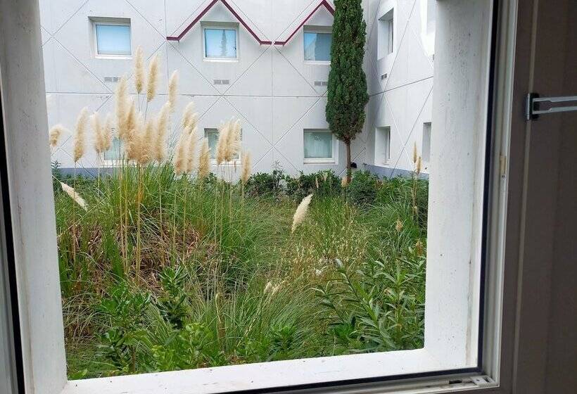 בית מלון כפרי Thania