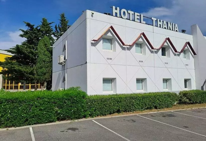 Hotel Thania