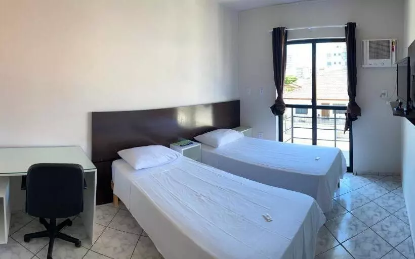 ペンション Pousada Cores