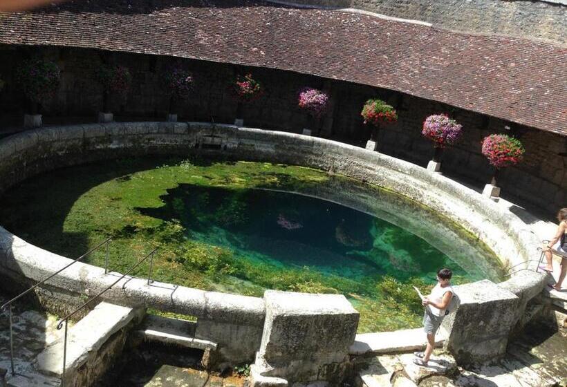 مبيت وإفطار La Virgule De Tanlay