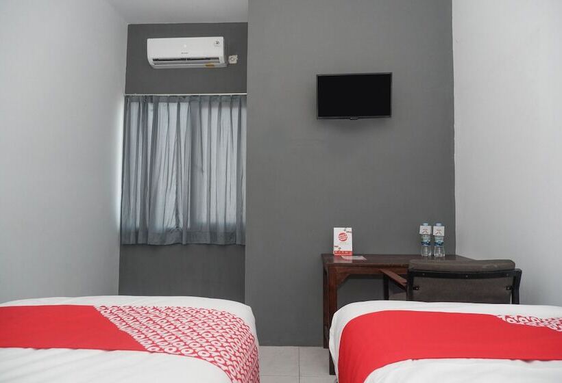 Hotel Oyo 682 Ceria Homestay