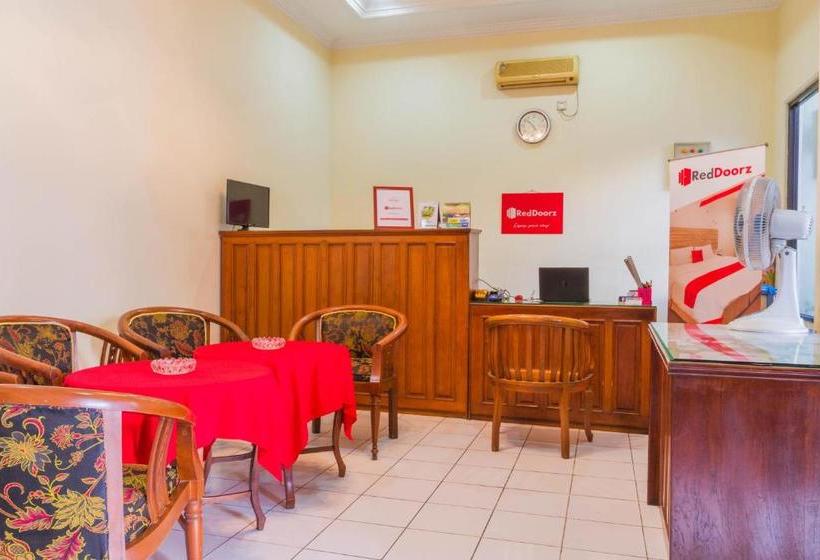 Hotell Reddoorz Near Grage City Mall 2