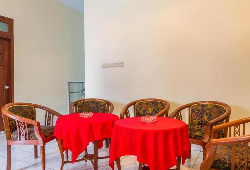 Hotell Reddoorz Near Grage City Mall 2