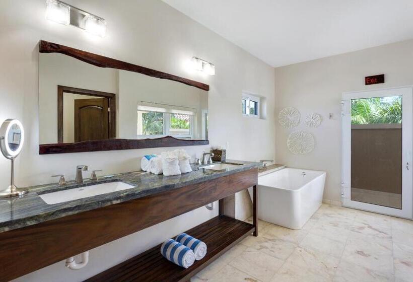 Sirenian Bay Resort  Villas & All Inclusive Bungalows