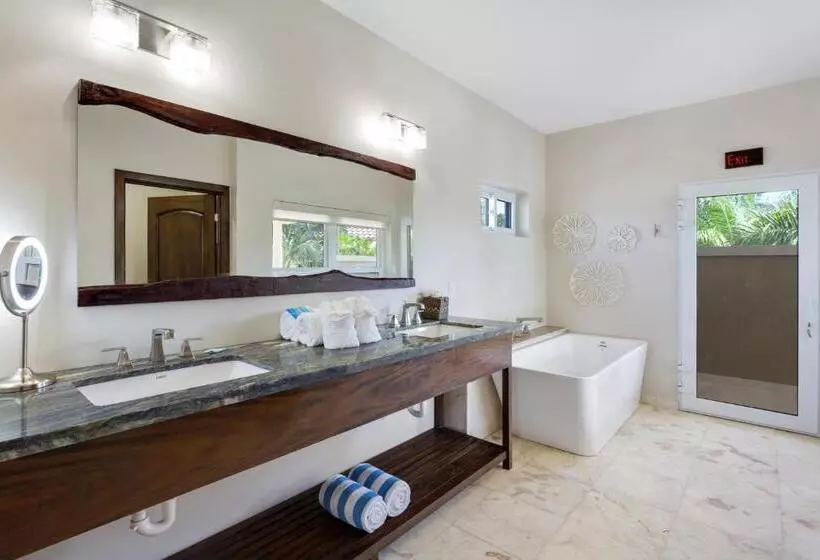 Sirenian Bay Resort  Villas & All Inclusive Bungalows