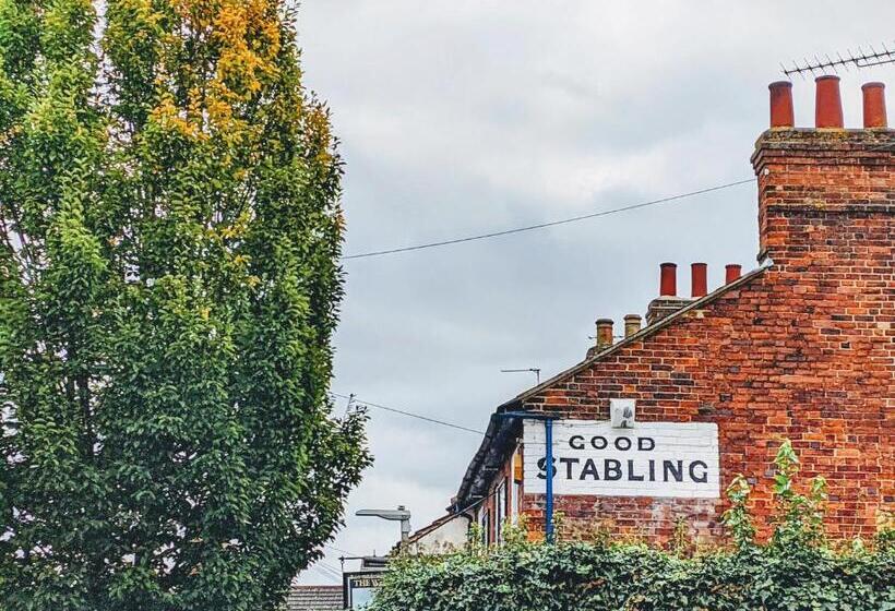 ユースホステル The White Horse Public House