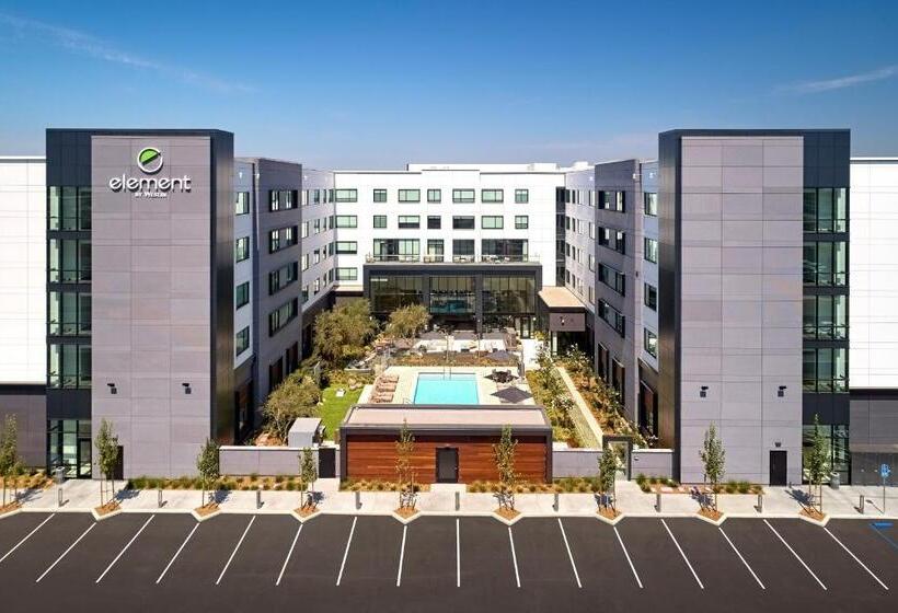 Отель Element Santa Clara