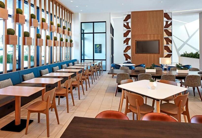 Отель Element Santa Clara