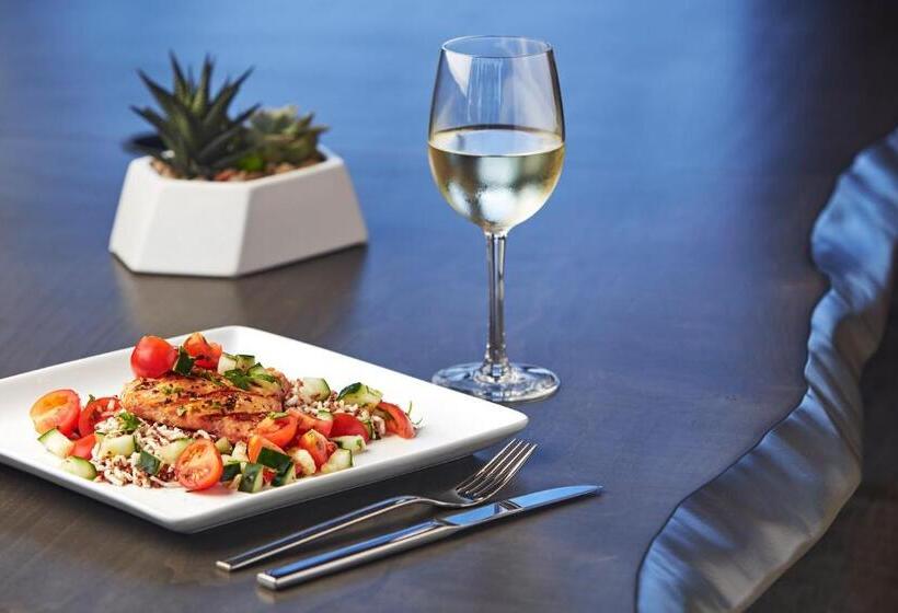 Отель Element Santa Clara