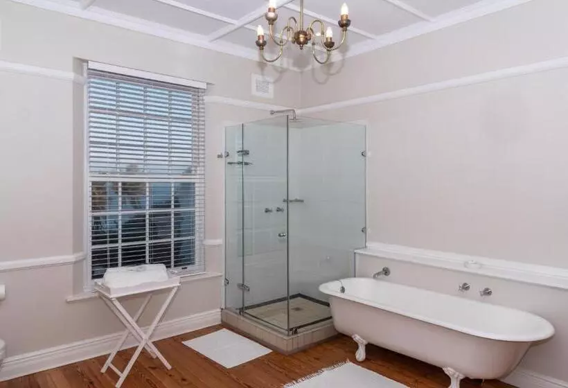 Majatalo Botha House