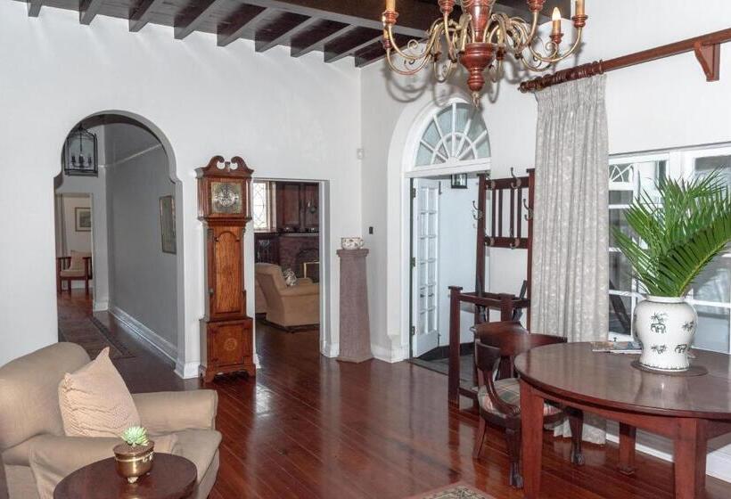 פנסיון Botha House