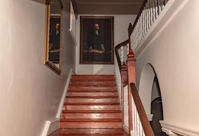 פנסיון Botha House