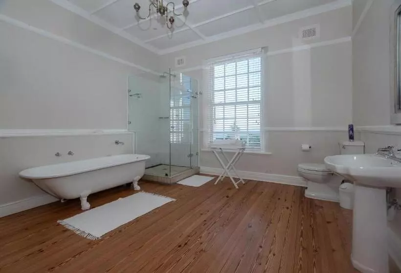 Majatalo Botha House