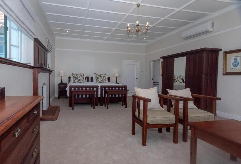 פנסיון Botha House