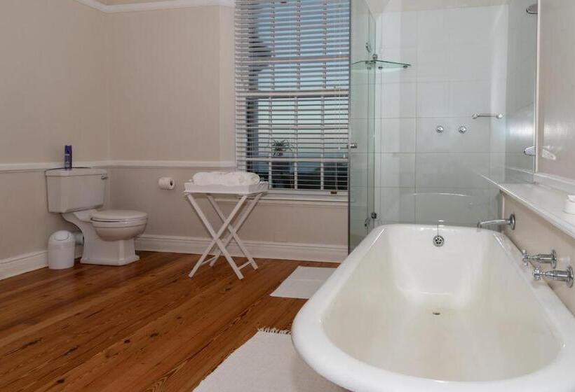 פנסיון Botha House