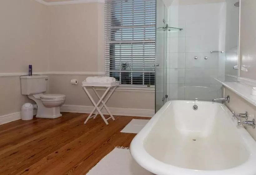 Majatalo Botha House