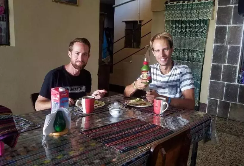 تختخواب و صبحانه Casa Guillermo Batz