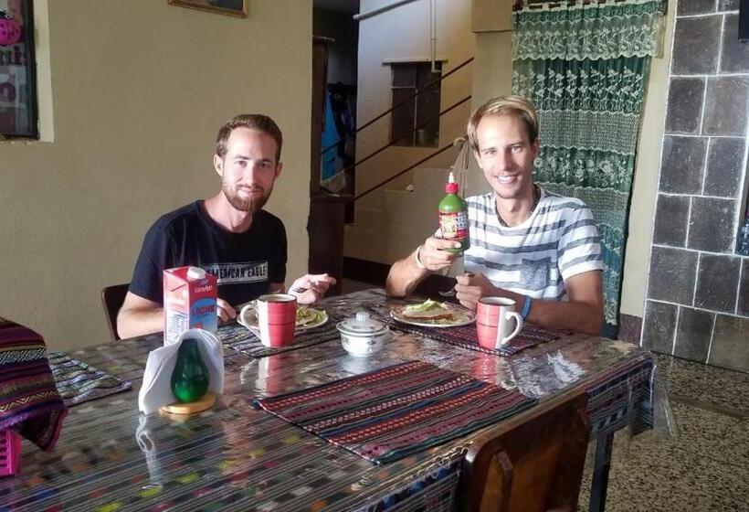 تختخواب و صبحانه Casa Guillermo Batz