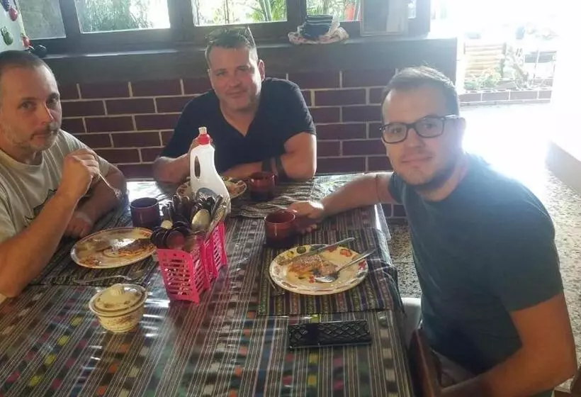 تختخواب و صبحانه Casa Guillermo Batz