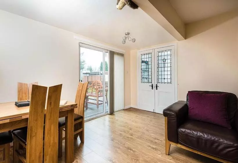 تختخواب و صبحانه Croft Na Coille