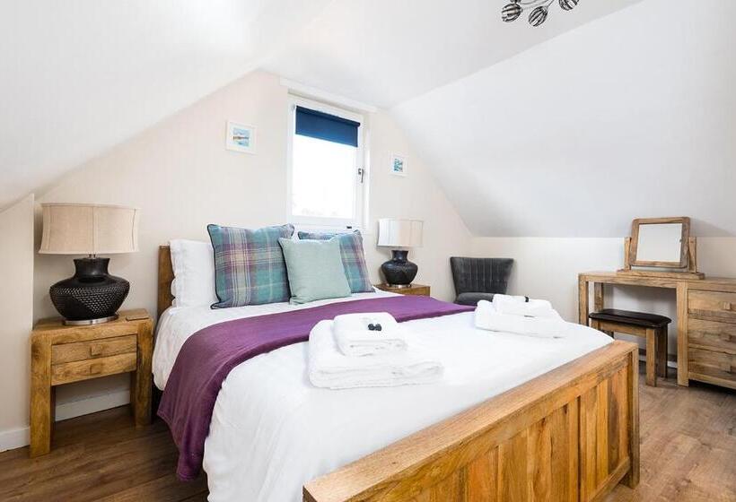 تختخواب و صبحانه Croft Na Coille