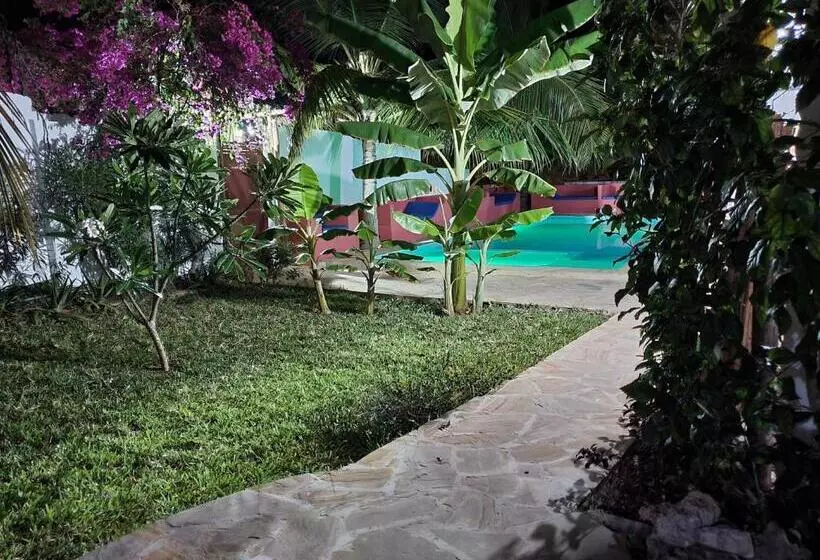 تختخواب و صبحانه Baridi Villa