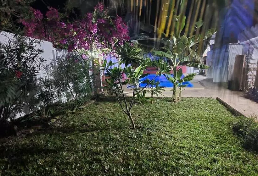 تختخواب و صبحانه Baridi Villa