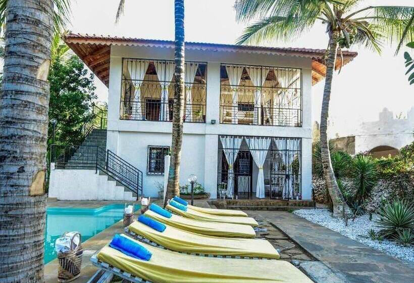 Bed and Breakfast Watamu Sunflower House