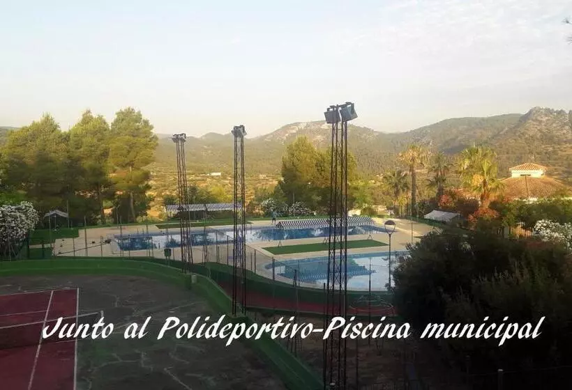 Hotelli De Montaña La Rocha