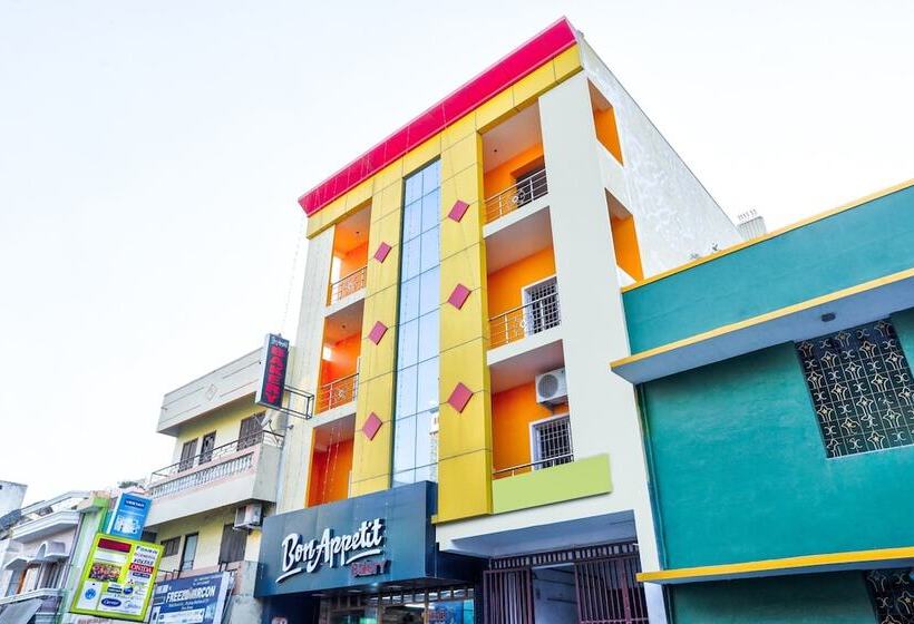 בית מלון כפרי Sri Abirami Inn