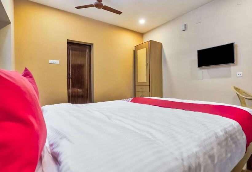 בית מלון כפרי Sri Abirami Inn