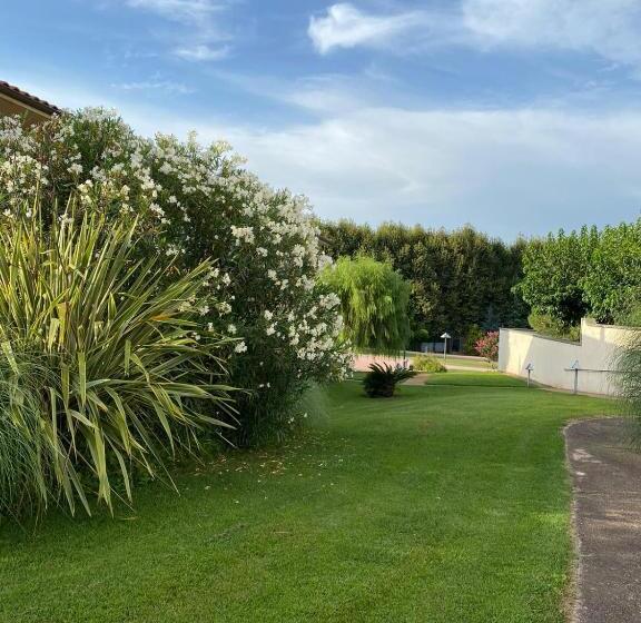 Отель Casa Santa Elena