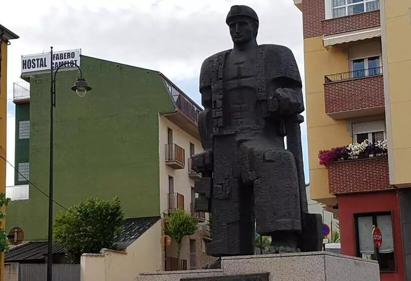 Hotel Hostal Camelot