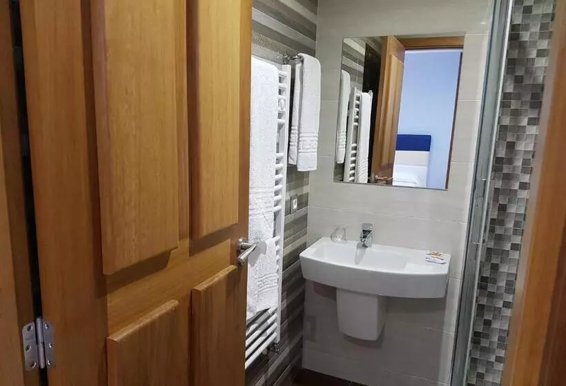 Hotel Hostal Camelot