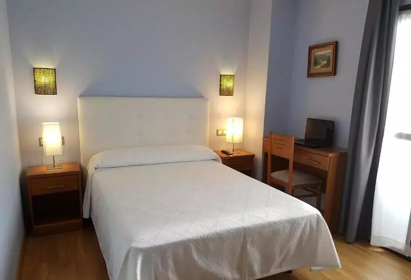 Hotel Hostal Camelot