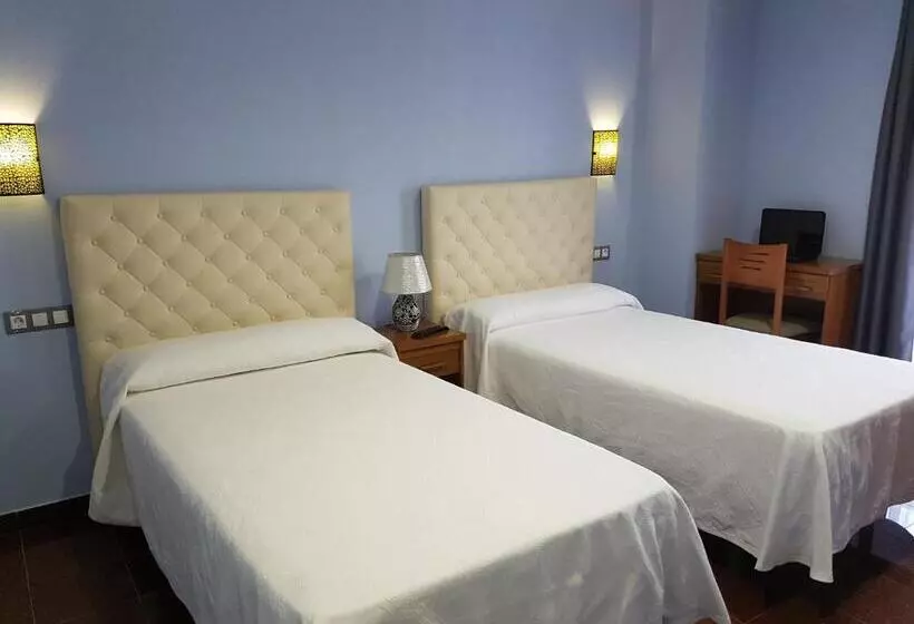 Hotel Hostal Camelot