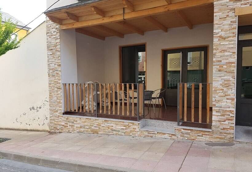 ホテル Hostal Camelot