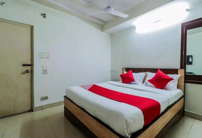 ホテル O Parnasala Princely