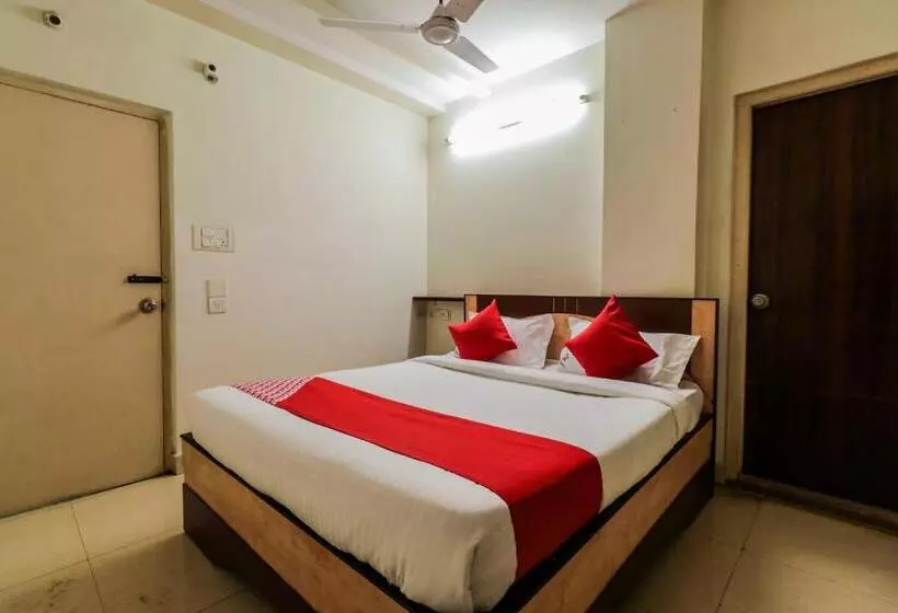 ホテル O Parnasala Princely