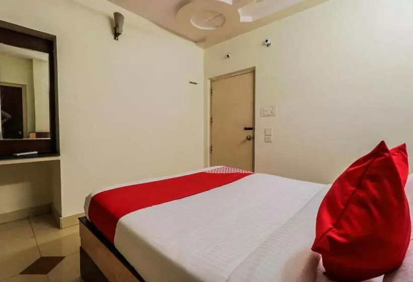 ホテル O Parnasala Princely