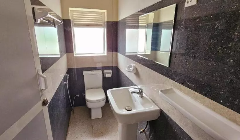 Hotelli The Lion Pub &