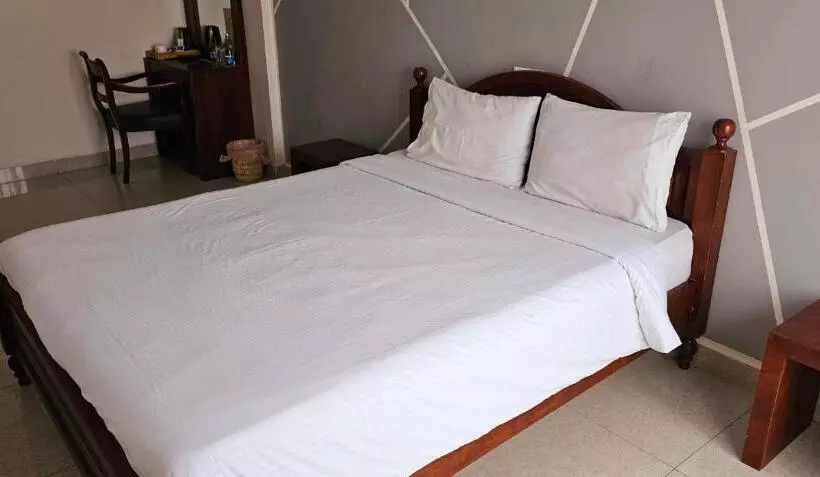 Hotelli The Lion Pub &