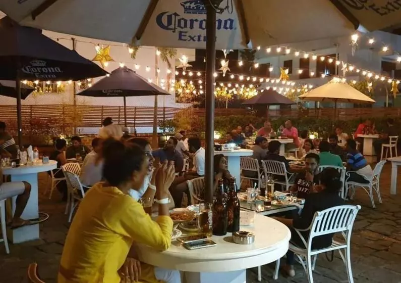 Hotelli The Lion Pub &