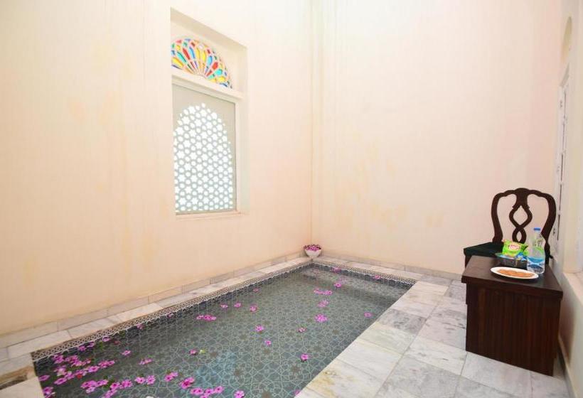 هتل Aaram Baagh Resort & Spa Agra  By Pachar Group