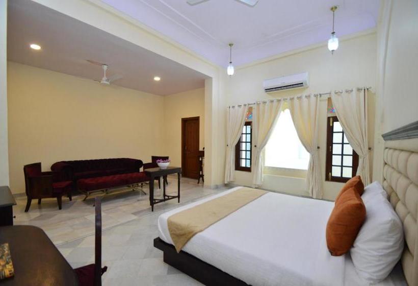 هتل Aaram Baagh Resort & Spa Agra  By Pachar Group