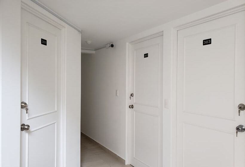 Пансион Hostal Cervatos