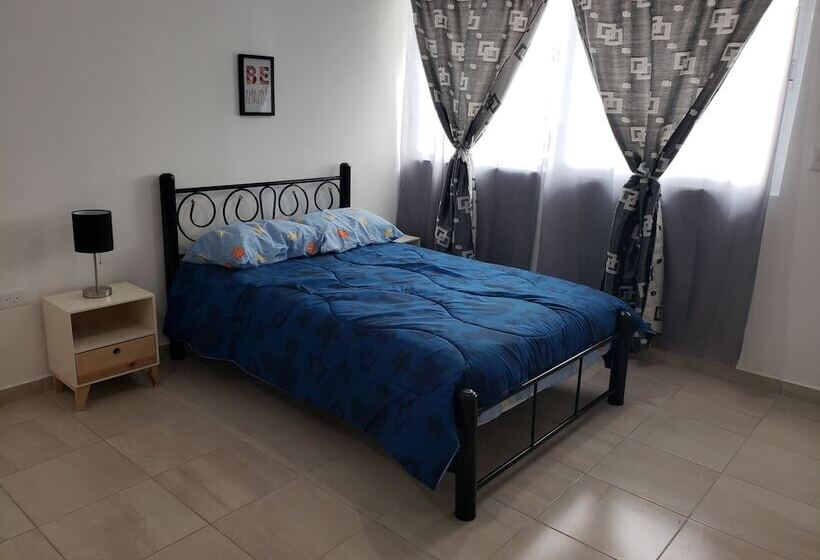 Пансион Hostal Cervatos