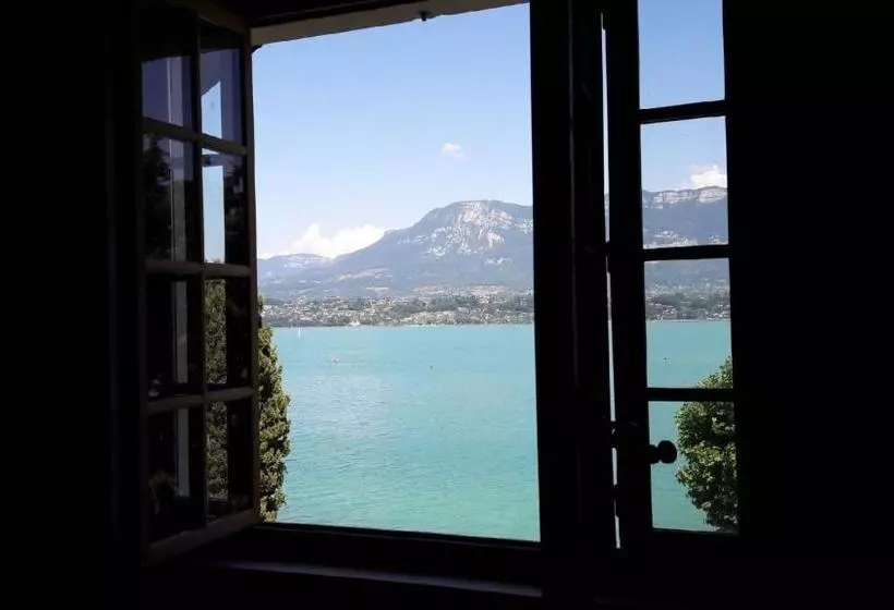 تختخواب و صبحانه Villa Steriane