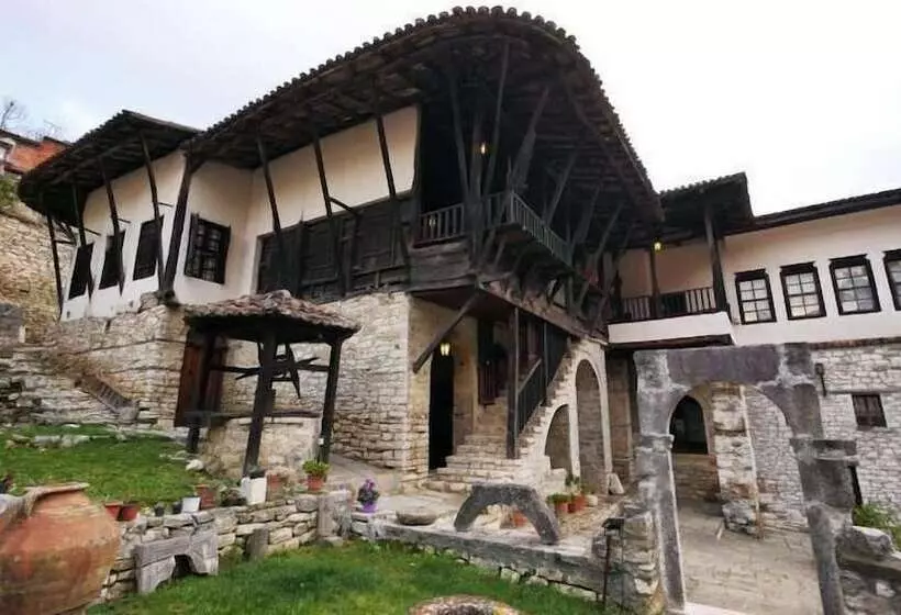 هتل Heraklis